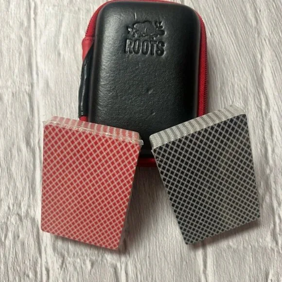 New Roots Canada Travel Zippered Compact Playing Card Set - Picture 1 of 8